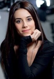 Cansu Dere