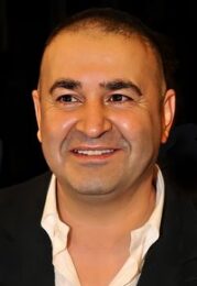 Şafak Sezer